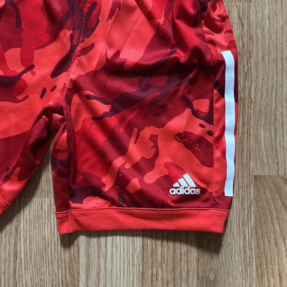 Adidas Boys Camo Shorts - Picture 2 of 4